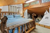 Bearadise Mt. Rainier: SAUNA, Hot Tub, Games, Movies