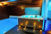 Exceptional sea view, heated indoor pool, spa, sauna. Hotel di Le Conquet