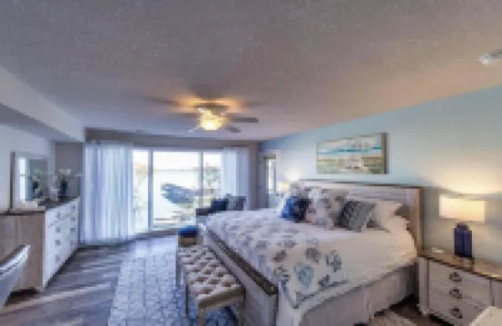 Lazy L at the Lake Chic 3 Bdr Condo w/ Boat Slip