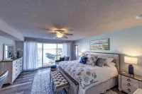 Lazy L at the Lake Chic 3 Bdr Condo w/ Boat Slip