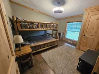 Beautifully fully remodeled cabin in the woods
