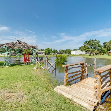 Pet-Friendly Lake Buchanan Retreat w/ Fire Pit!