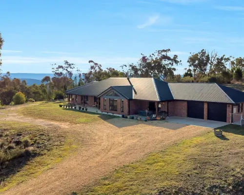 Janaki Farm house& home stay Hotel di Cooma