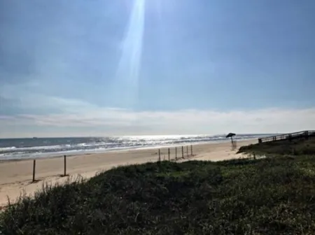 Cozy, Dog Friendly, Close to Beach!!