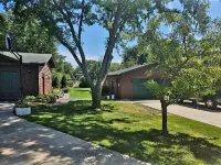 The Puckaway Place-Waterfront: Directly Across from Adeline's House of Cool!