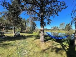Lakefront Retreat. Saltwater Hot Tube, Dock,Kayaks and Fish Gear Included!