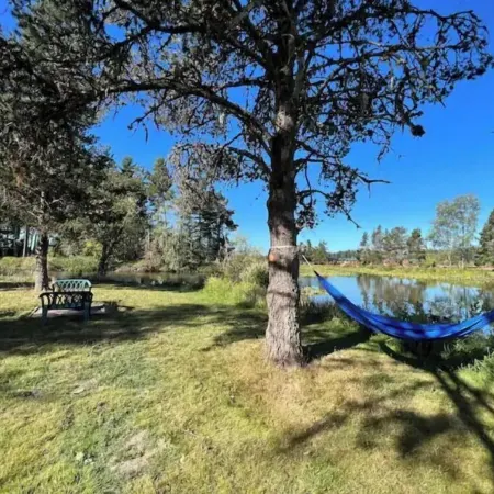 Lakefront Retreat. Saltwater Hot Tube, Dock,Kayaks and Fish Gear Included!