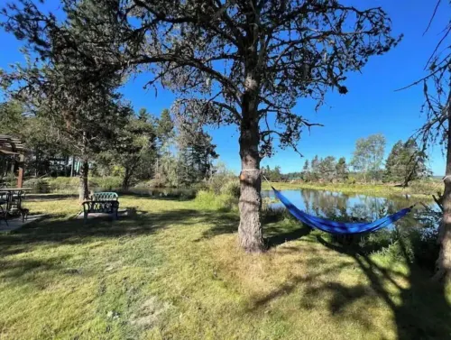 Cozy Lake Front Getaway!!!