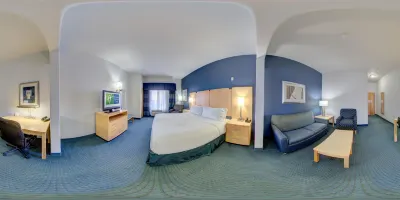 Holiday Inn Express & Suites Austin NE - Hutto Hotels near The Golf Club at Star Ranch