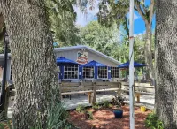 Heated Pool & Kayaking House with a Canal Access in Lake Panasoffkee