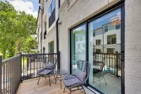 Modern Downtown Apt w/ Balcony in Wake Forest! - Wifi