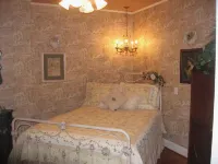 Charming fully furnished 2-bedroom cottage in Seabrook, Tx -Bay Area Houston