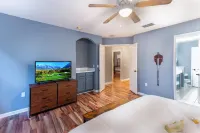 Golf Course View and Private Pool - Luxurious Family Retreat