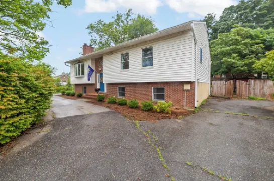 Sing Second Stays—Spacious Annapolis Home Near USNA & Navy Stadium