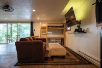 Rustic Shack on the magnificent Fence Lake! Hotels in Lac du Flambeau