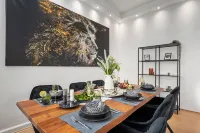 Stunning apartment with WiFi and free parking in the city center