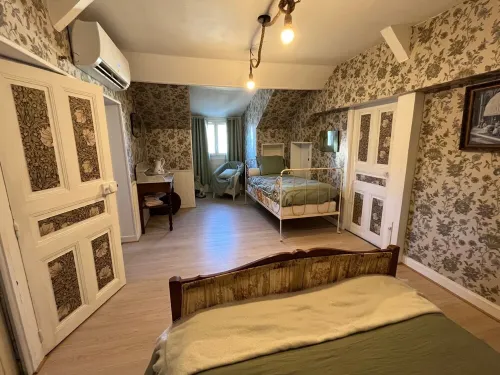 HOUSE 2 BEDROOMS (4people) in TREIGNAC (19 Corrèze) right in the center of the Village Hotels in Treignac