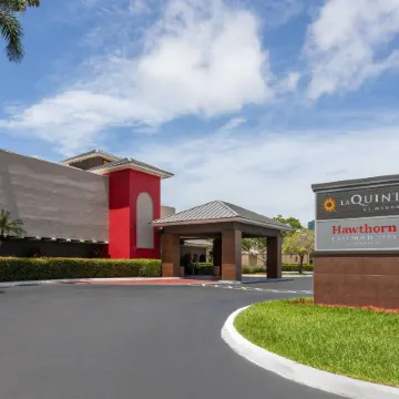 Hawthorn Extended Stay by Wyndham Ft Lauderdale Cypress Crk Отели в г. Форт-Лодердейл