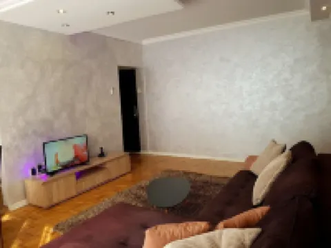 Apartment Milos 東部新薩拉熱窩酒店