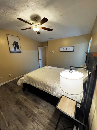 Charming 2-bedroom and 2.5 bathroom townhome in marvelous Mableton with WiFi, AC