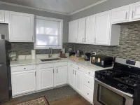 Entire Cozy Home + Free Wifi + Free Parking / Central location nearby freeway فنادق في Park Forest