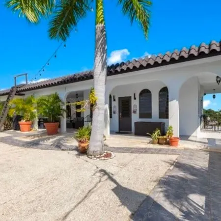 Ocean View, Mountain TOP Villa Near Steps Beach