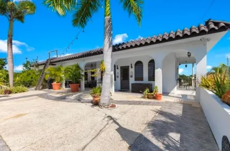 Ocean View, Mountain TOP Villa Near Steps Beach