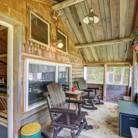 Peaceful Lakefront Cabin Getaway Dock, Fire Pit!