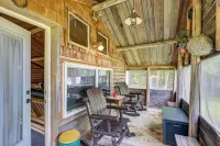 Peaceful Lakefront Cabin Getaway Dock, Fire Pit! - parking