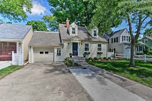 Cute Emporia House - Mins to Downtown and Esu! - Homestays