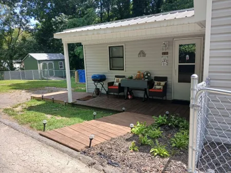 PROMO 10% WEEKLY/20% MONTHLY Pet Friendly, Home, private fenced yard.