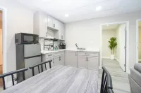 Modern & Comfortable Suite Near Downtown Concord