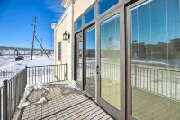 Regal River Retreat in the Heart of Yankton! - Bãi đậu xe