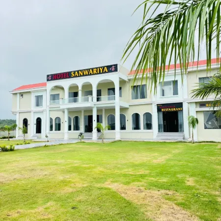 Hotel Sanwariya & family restaurant