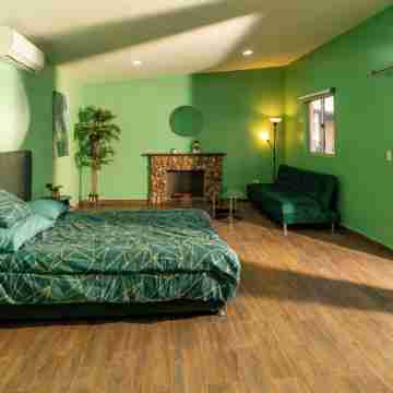 ARENA 5 BEDROOM PRIVATE COMPLEX Rooms