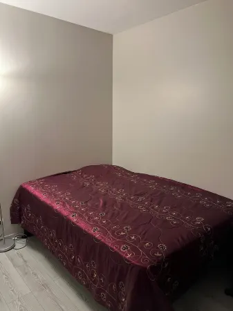 Duplex apartment in Elancourt, Olympic site, close to all amenities Отели в г. Еланкур