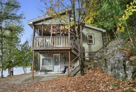 Chalet Lac-des-iles Отели в г. Антуан-Лабель