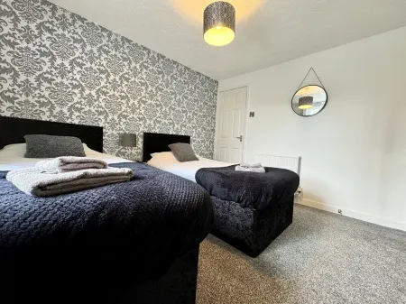 Cosy market town stay in the heart of town Отели в г. Гисборо