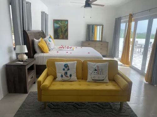 Spacious 4-bedroom  villa with AC and a Panoramic view on The ocean. Hotels in Swetes