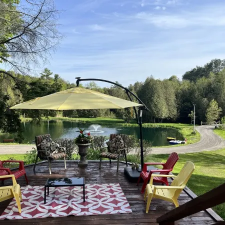 Otters Cove 5 Bedroom Luxury Cottage Отели в г. Кларингтон