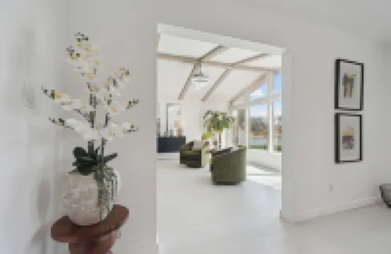 Waterfront Paradise - 2 Lake Views in Prime Location