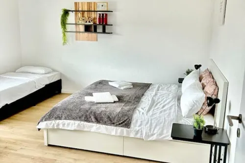 Diamond Apartments: Dreiländereck Nahe Flughafen