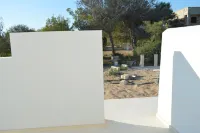 Thyme Studio - Nestled in the sand dunes, 20m from the free beach