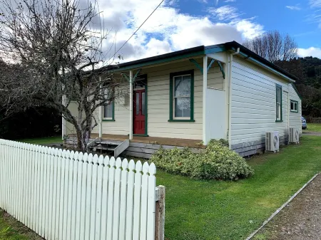 The Railway Sleeper - your home away from home Отели в г. Ohakune