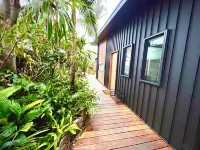 Tathra Tides | Private Sauna | Walk to Beach & Cafes |Tropical Gardens Hotels in Tathra