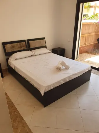 Villa 2 Chambre Avec Piscine Privée pas de vis à vis Отели в г. Тарудан