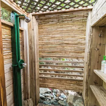 Salt Pond Bay Glamping Site With AC