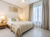 Chic 2BR Stay w Terrace Picuzzi 5 Min to Beach Hotels in El Cortecito