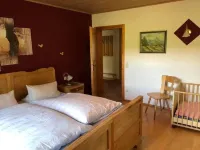 Rose blossom vacation apartment on an organic farm in the beautiful Oberallgäu Các khách sạn ở Altusried