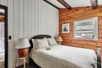 NEW:Luxury 4BR Log Cabin surrounded by trees in Hunter. Near Hiking & Waterfalls